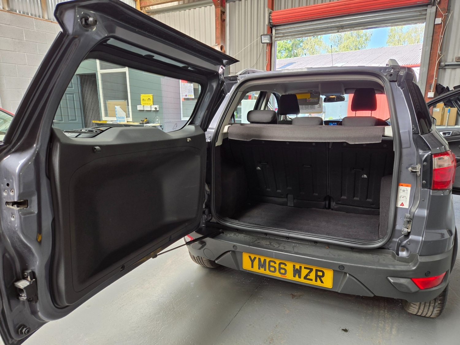 Used Ford Ecosport 2017 for sale - 76663329: Photo 15