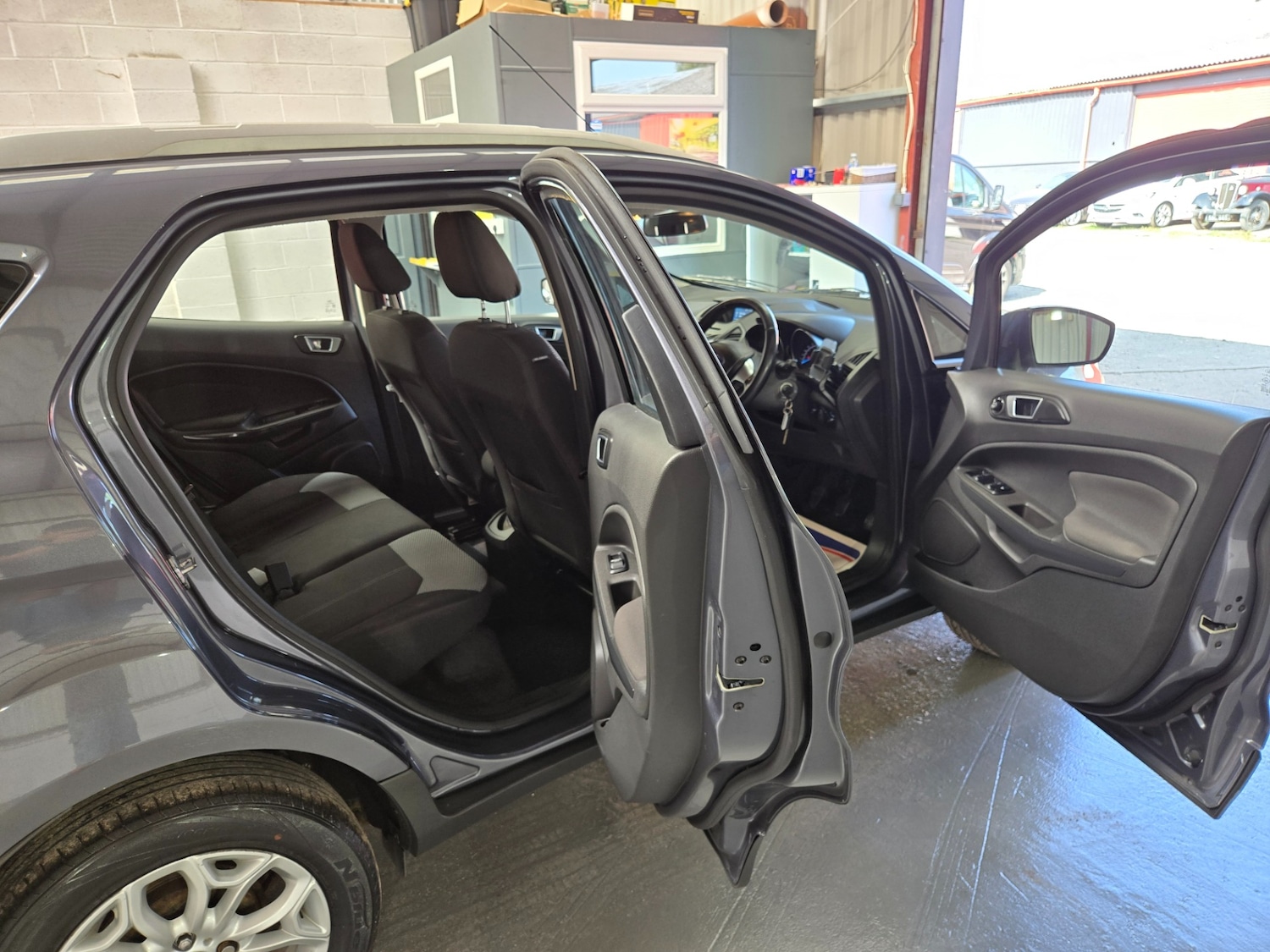 Used Ford Ecosport 2017 for sale - 76663329: Photo 9