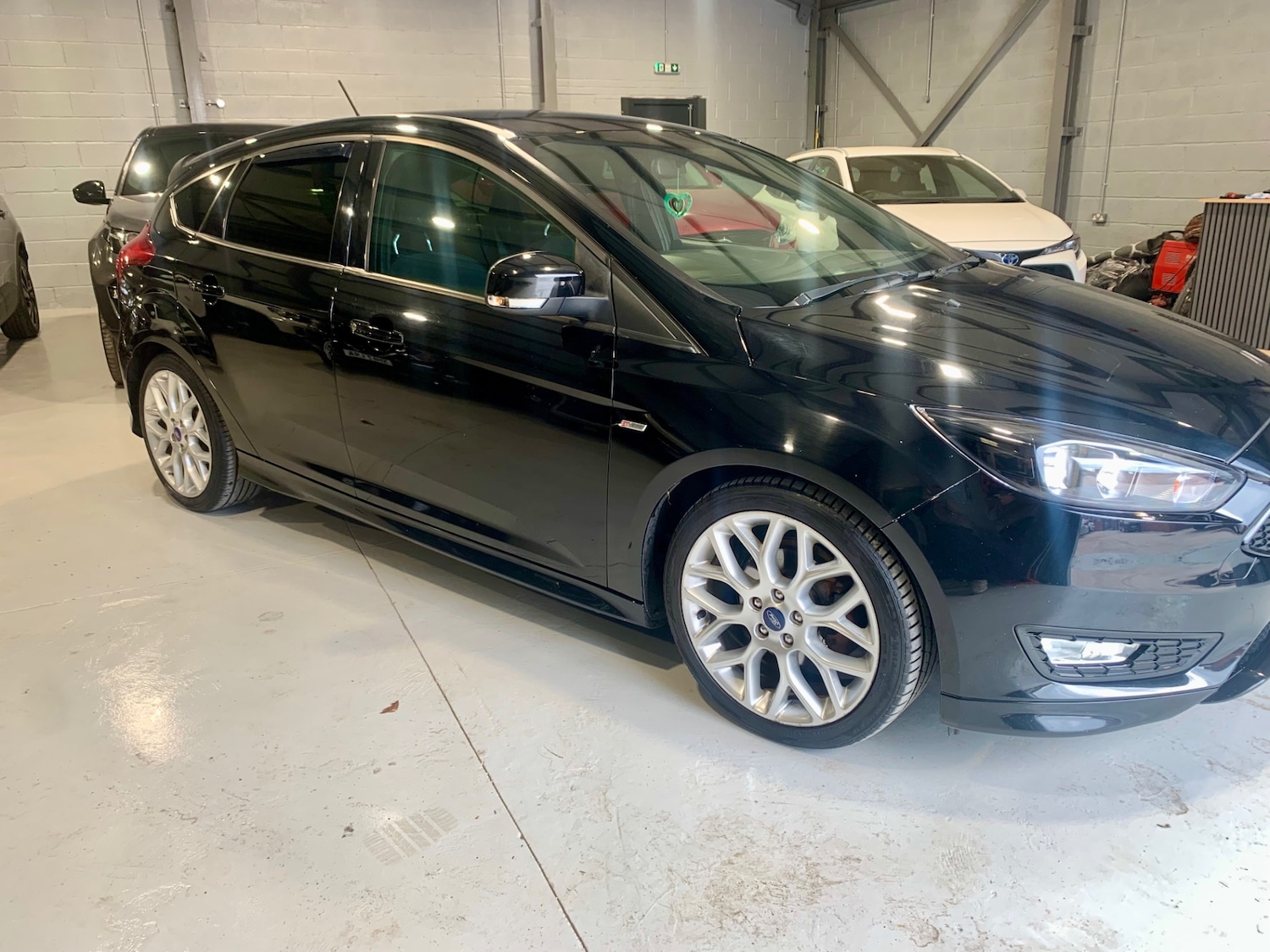 Used Ford Focus 2017 for sale - 76130969: Photo 3