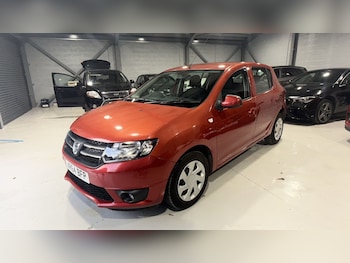 Used Dacia Sandero 2014 for sale - 76497615: Photo