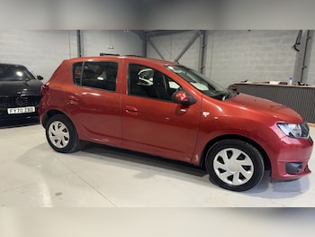Used Dacia Sandero 2014 for sale - 76497615: Photo