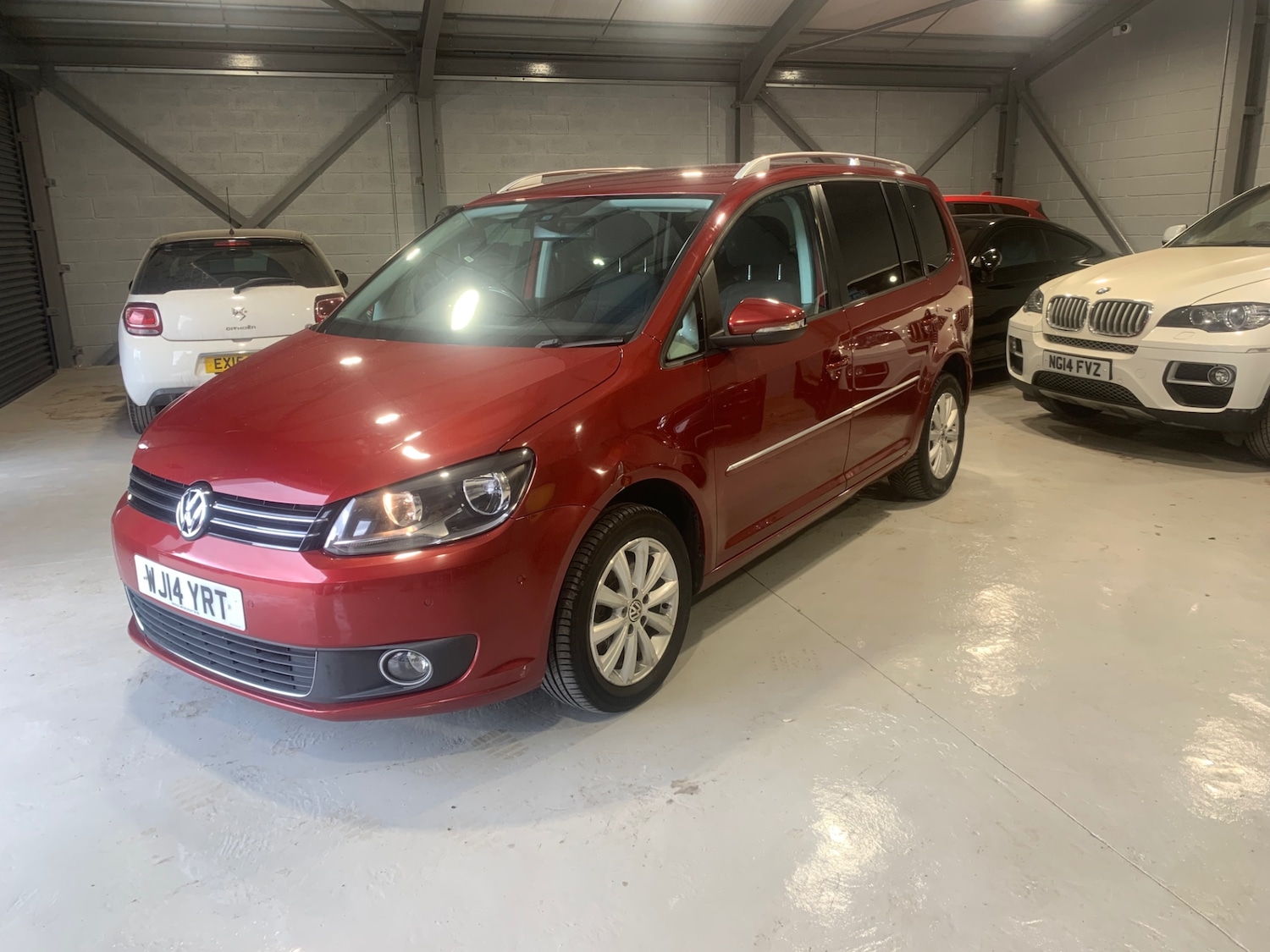 Used Volkswagen Touran 2014 for sale - 76177476: Photo 2