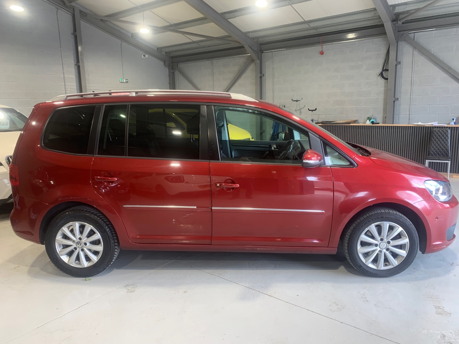 Used Volkswagen Touran 2014 for sale - 76177476: Photo 4