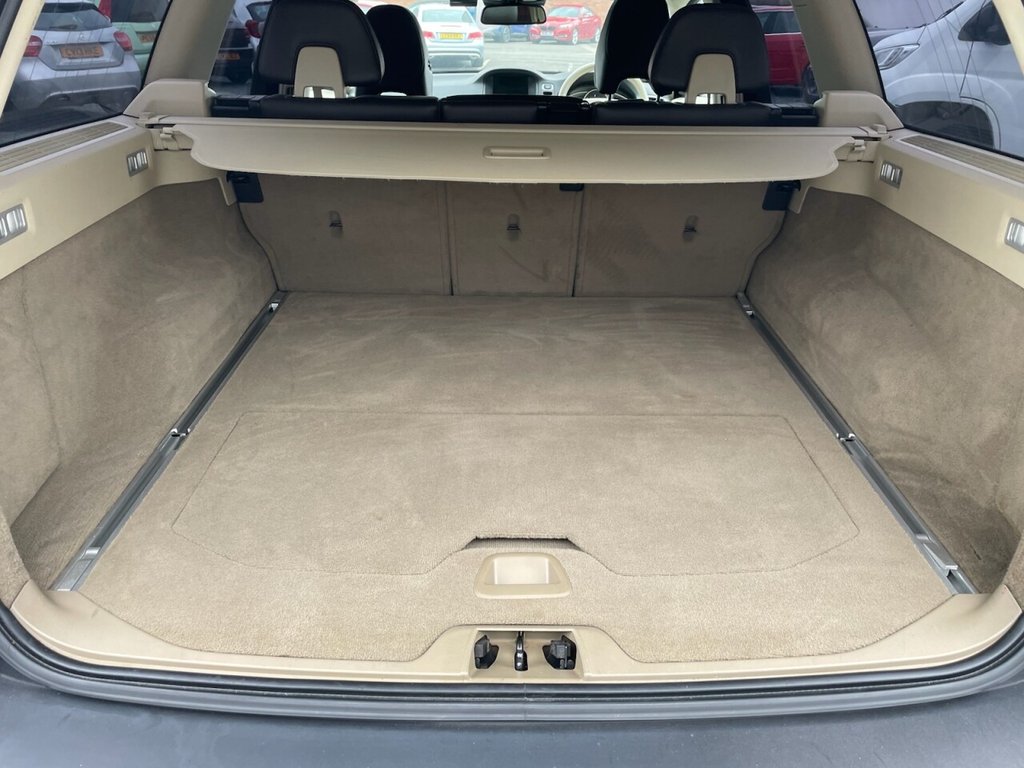 Used Volvo XC70 2013 for sale - 76867548: Photo 19