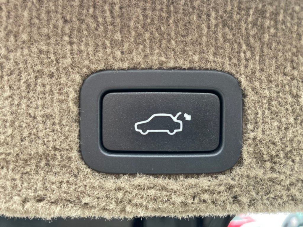 Used Volvo XC70 2013 for sale - 76867548: Photo 20