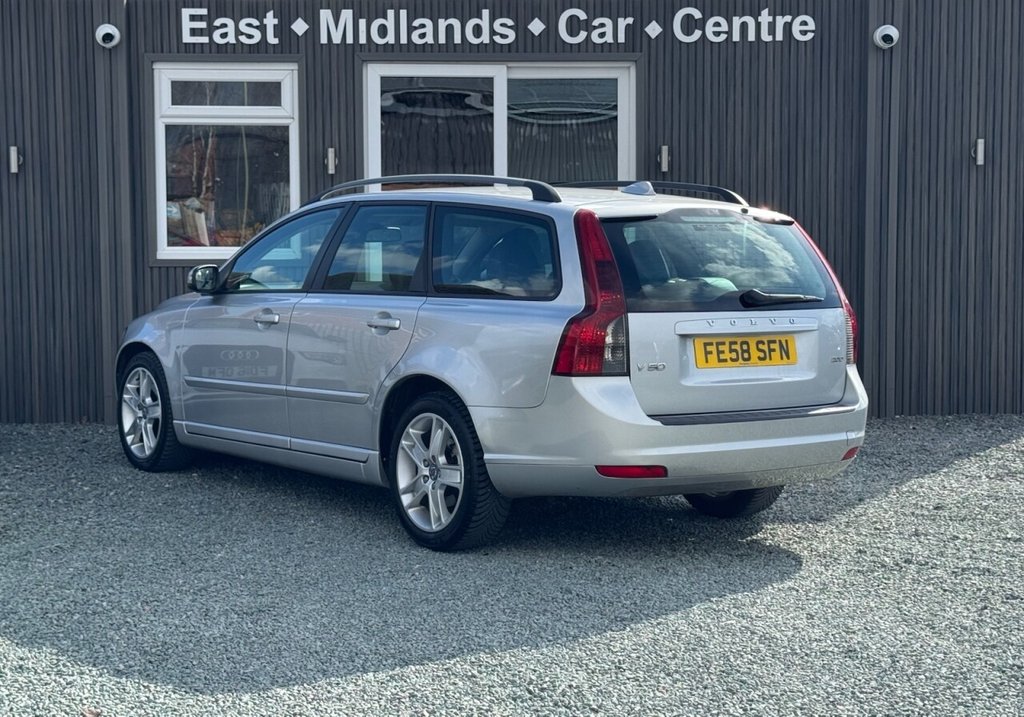 Used Volvo V50 2008 for sale - 77890972: Photo 5