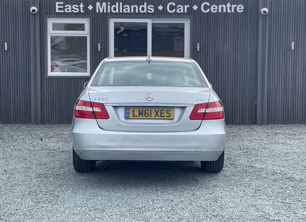 Used Mercedes-Benz E Class 2011 for sale - 76867454: Photo 4