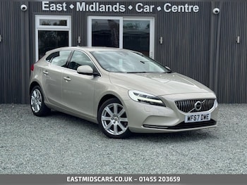 Used Volvo V40 2017 for sale - 79517940: Photo