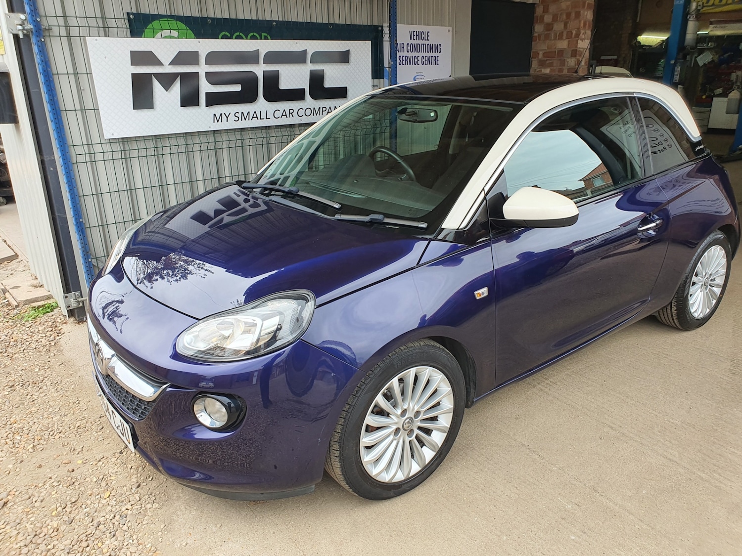 Used Vauxhall ADAM 2014 for sale - 77618437: Photo 2