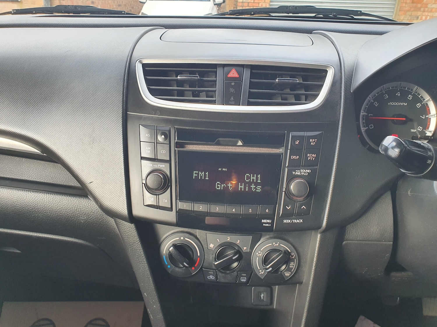 Used Suzuki Swift 2016 for sale - 77363323: Photo 10