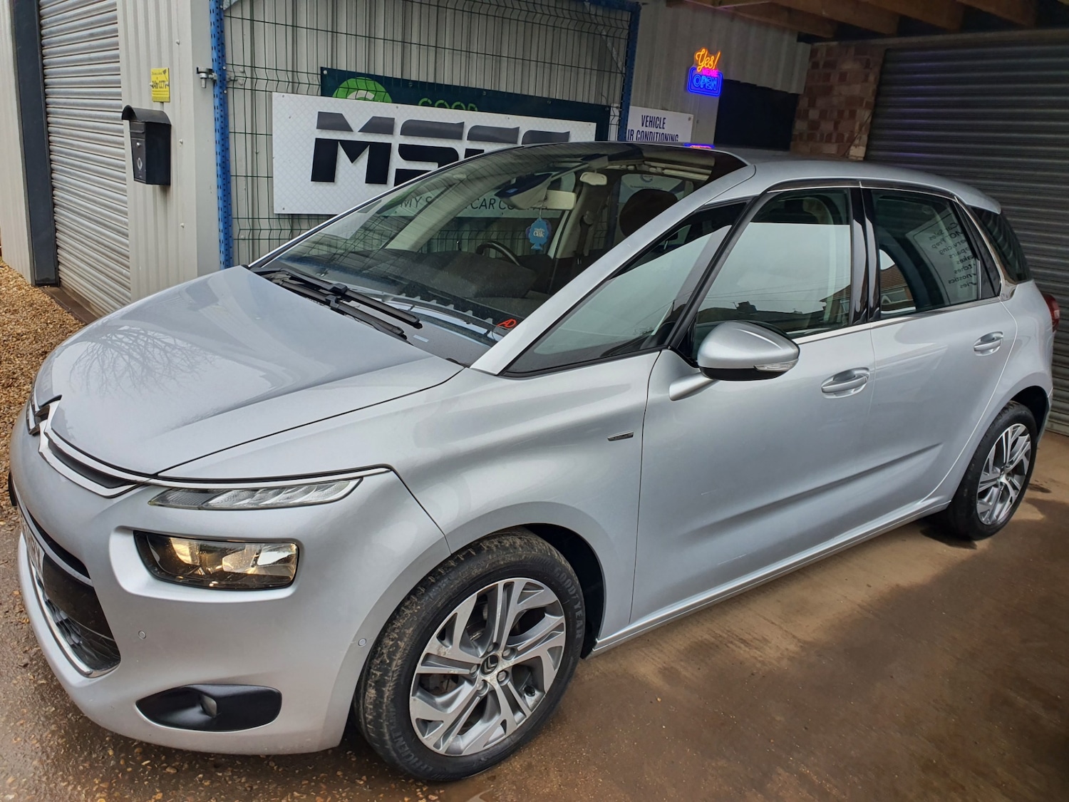 Used Citroen C4 Picasso 2016 for sale - 77676422: Photo 3