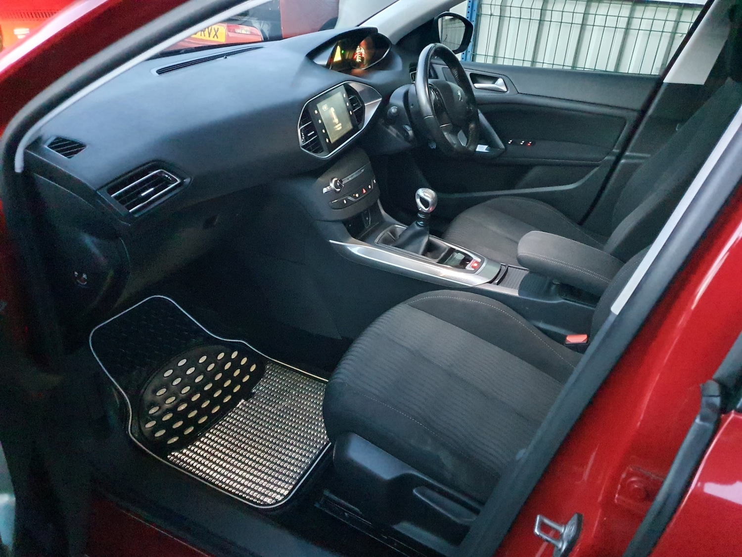 Used Peugeot 308 2014 for sale - 77024062: Photo 15