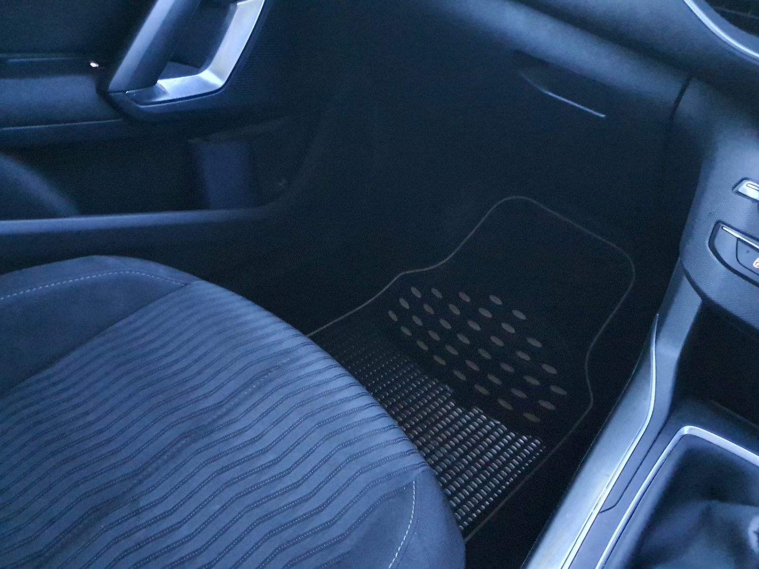 Used Peugeot 308 2014 for sale - 77024062: Photo 16