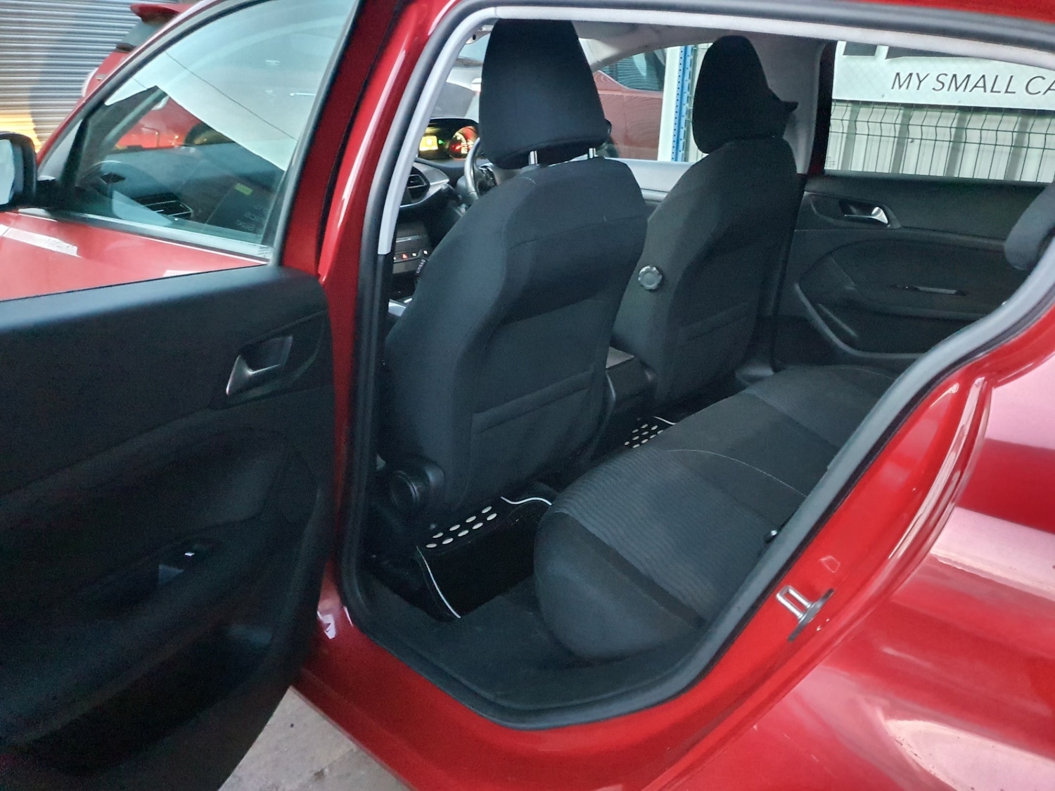 Used Peugeot 308 2014 for sale - 77024062: Photo 17