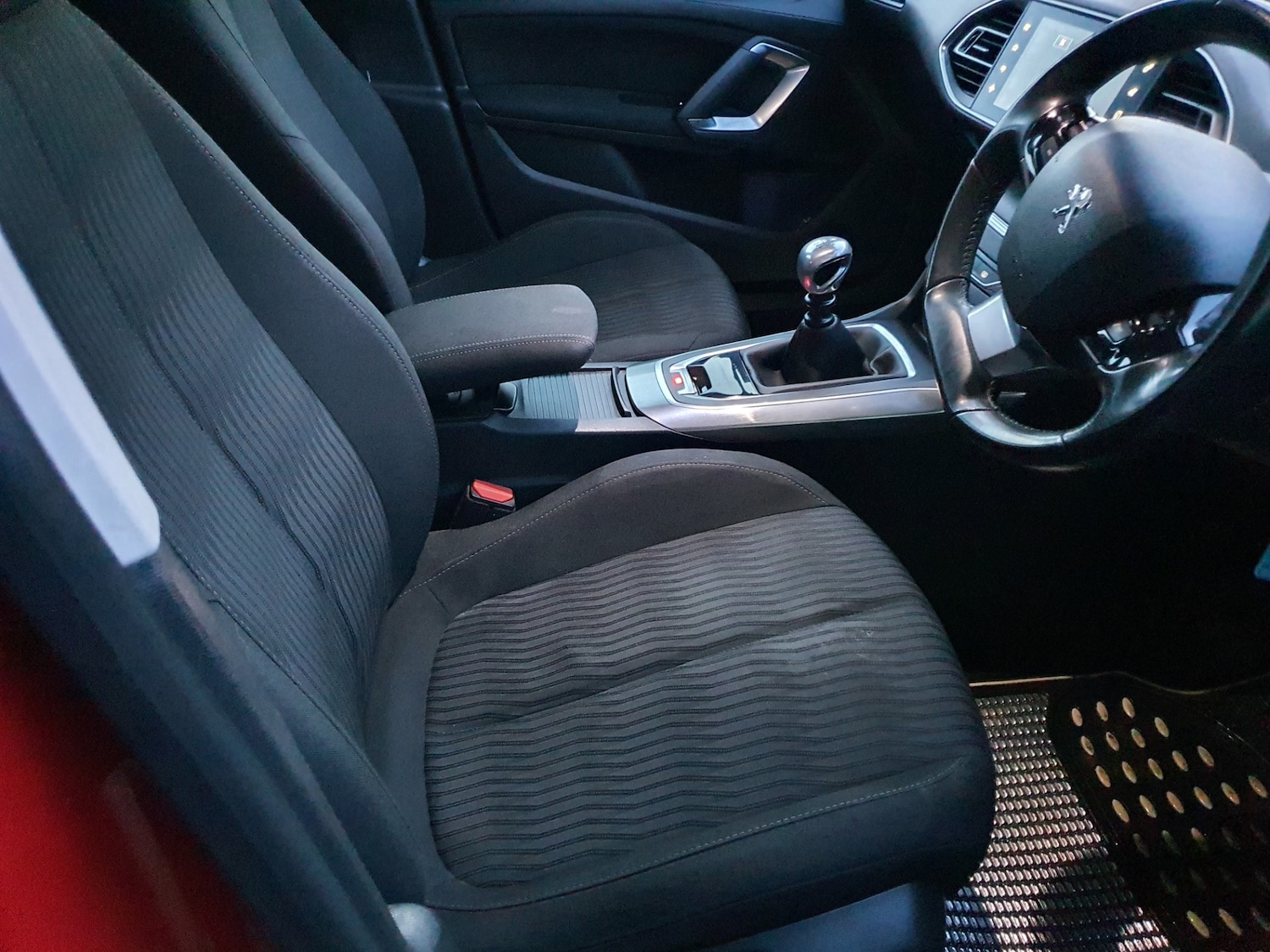 Used Peugeot 308 2014 for sale - 77024062: Photo 8