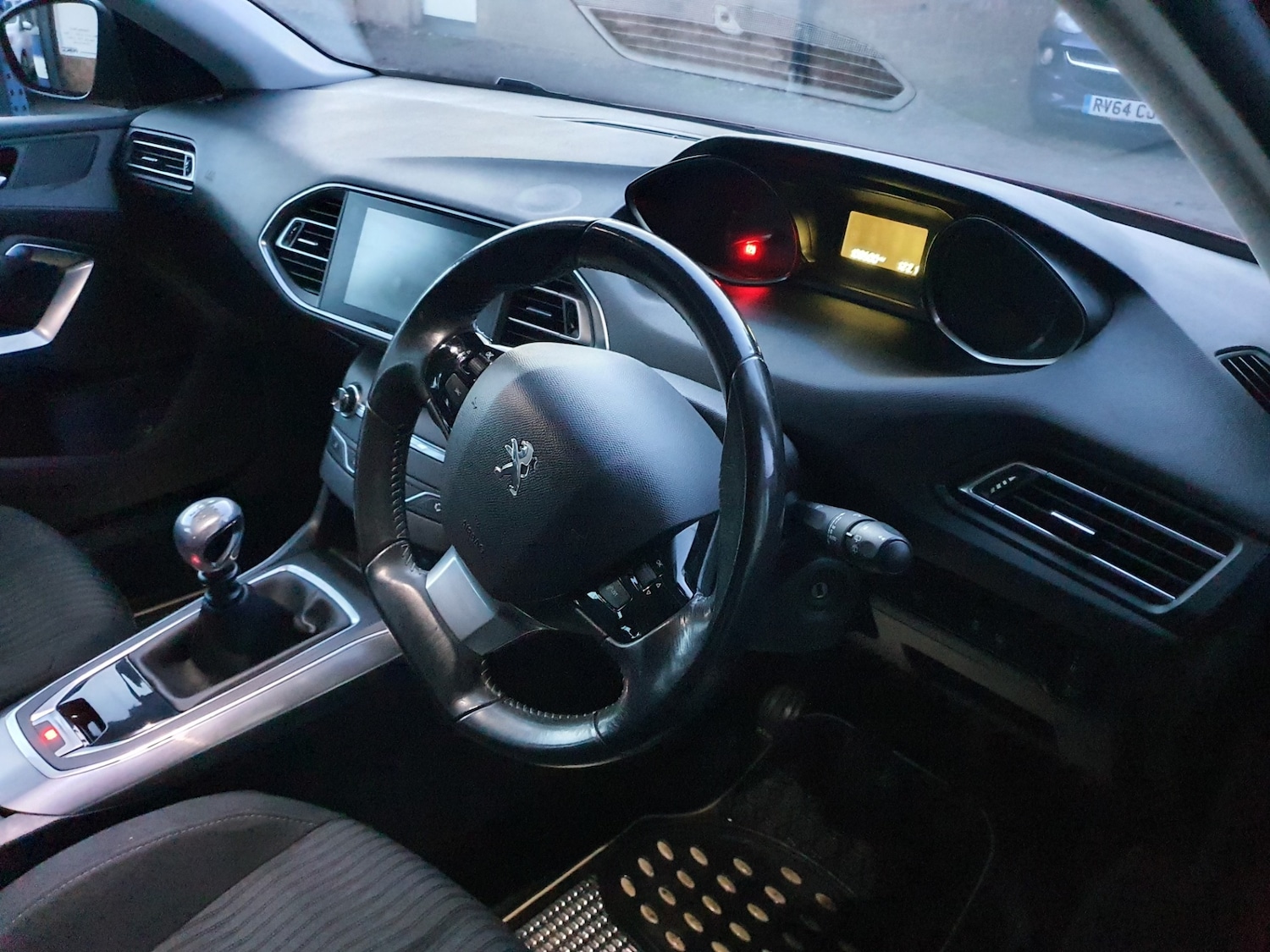 Used Peugeot 308 2014 for sale - 77024062: Photo 9