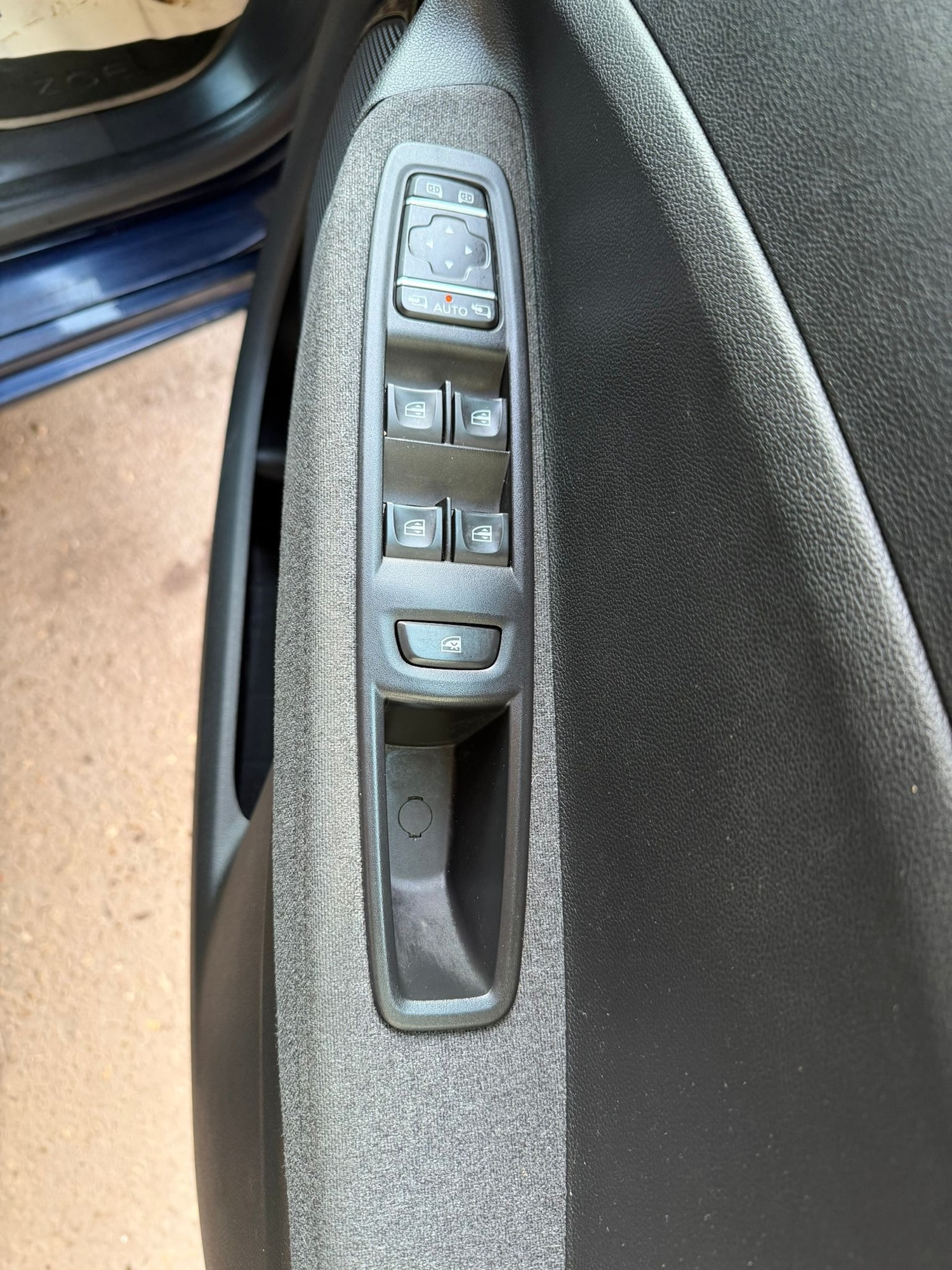 Used Renault Zoe 2022 for sale - 77666200: Photo 12