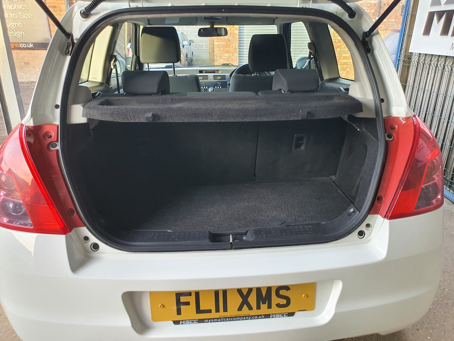 Used Suzuki Swift 2011 for sale - 76946754: Photo 12