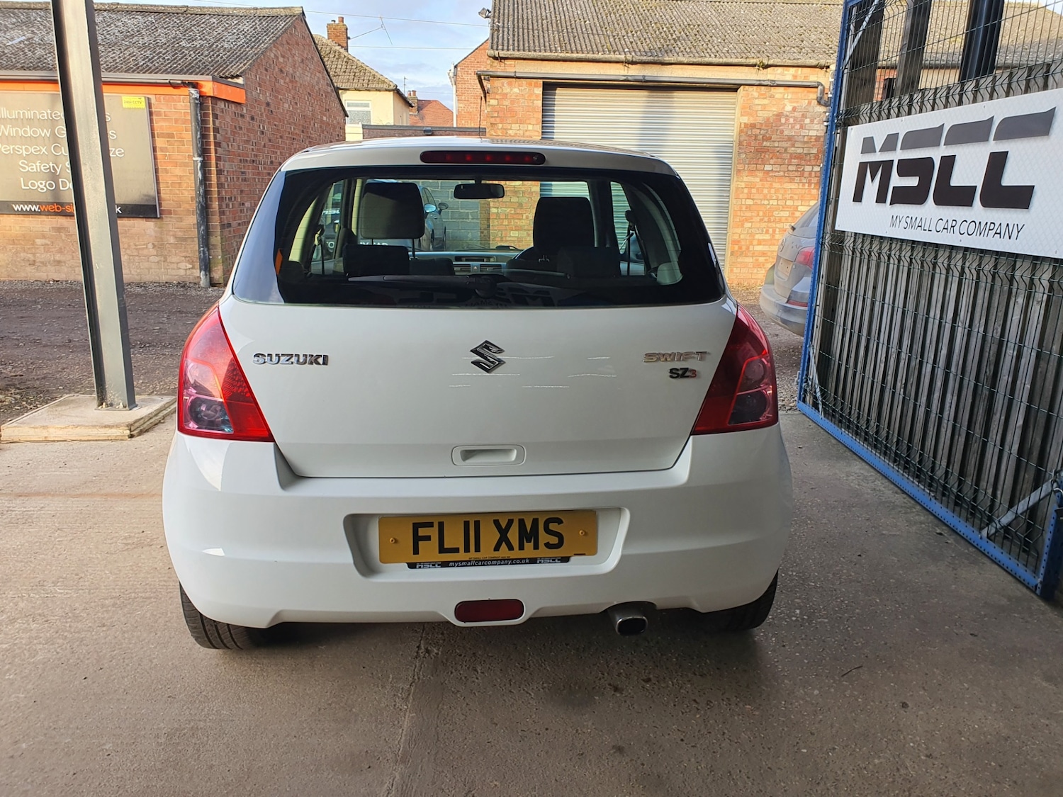 Used Suzuki Swift 2011 for sale - 76946754: Photo 4