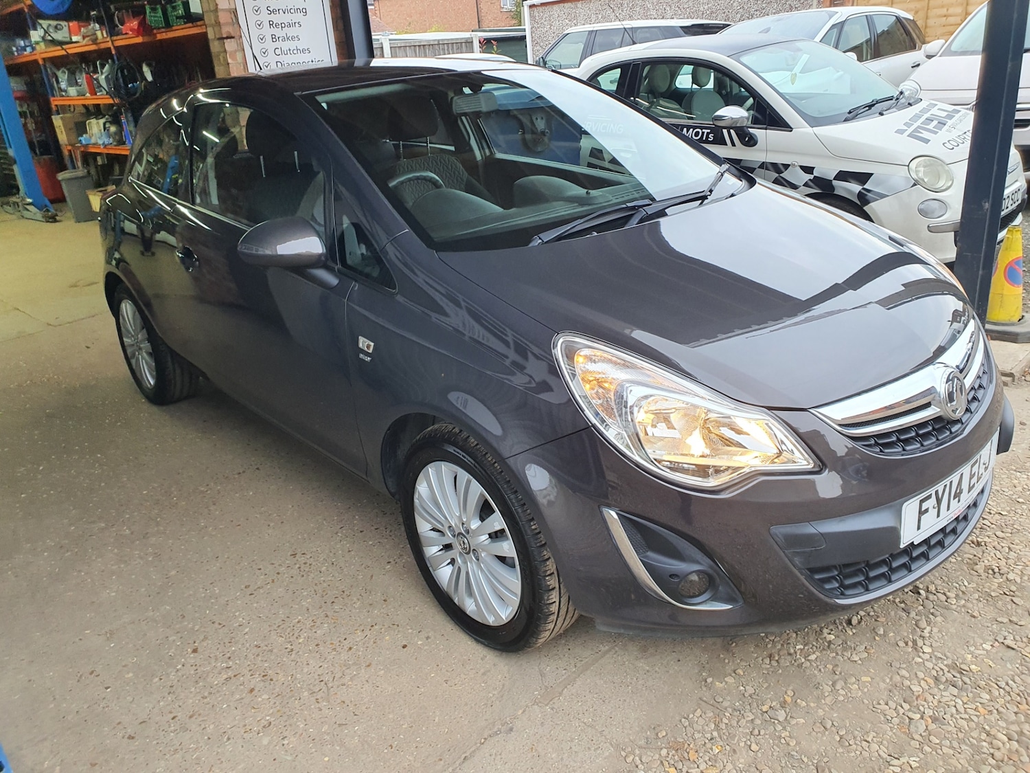 Used Vauxhall Corsa 2014 for sale - 76172486: Photo 2