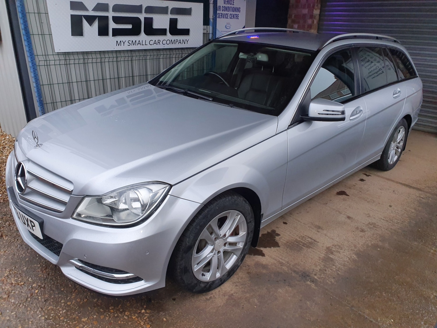 Used Mercedes-Benz C Class 2013 for sale - 76893175: Photo 2
