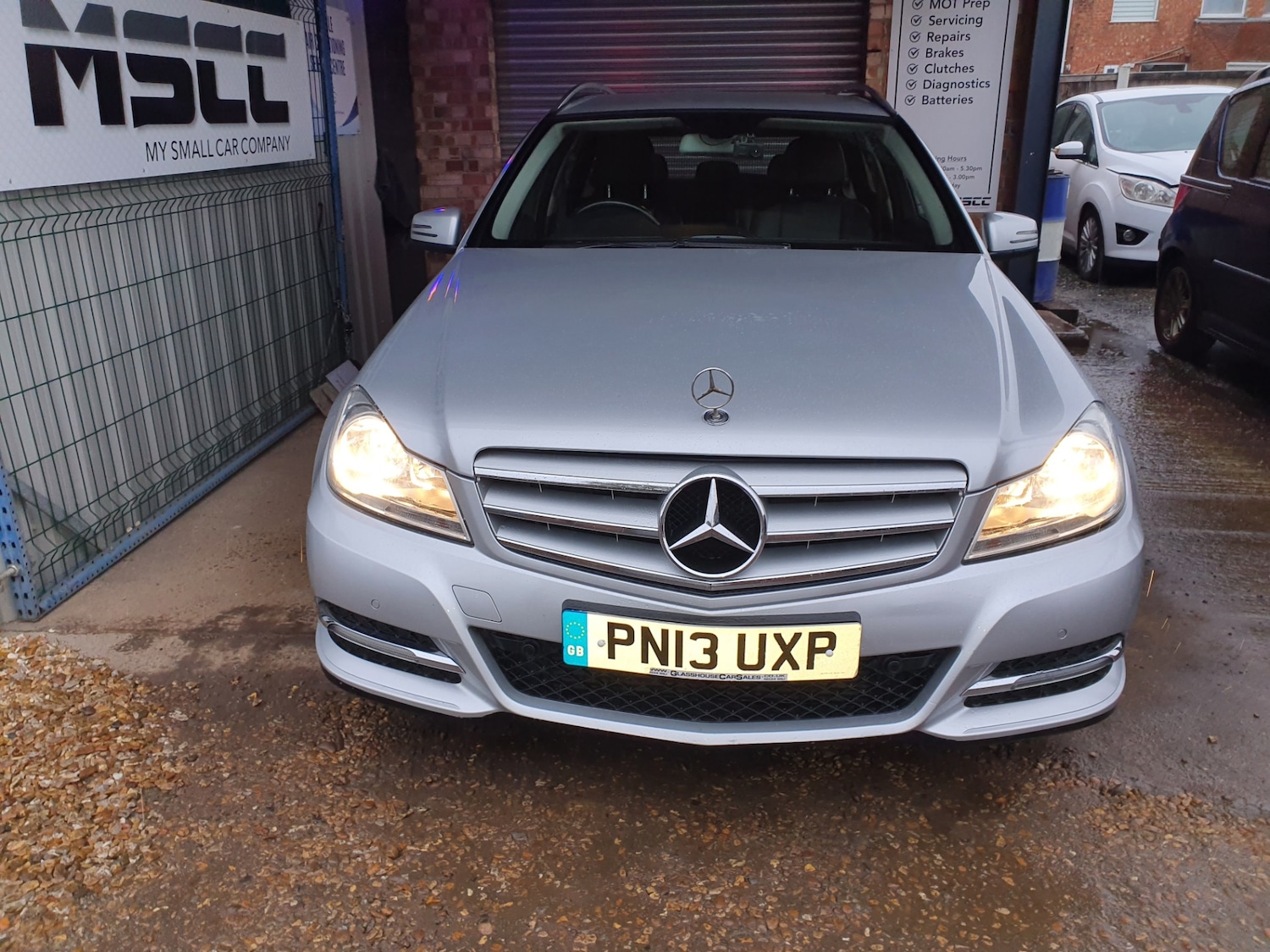 Used Mercedes-Benz C Class 2013 for sale - 76893175: Photo 4