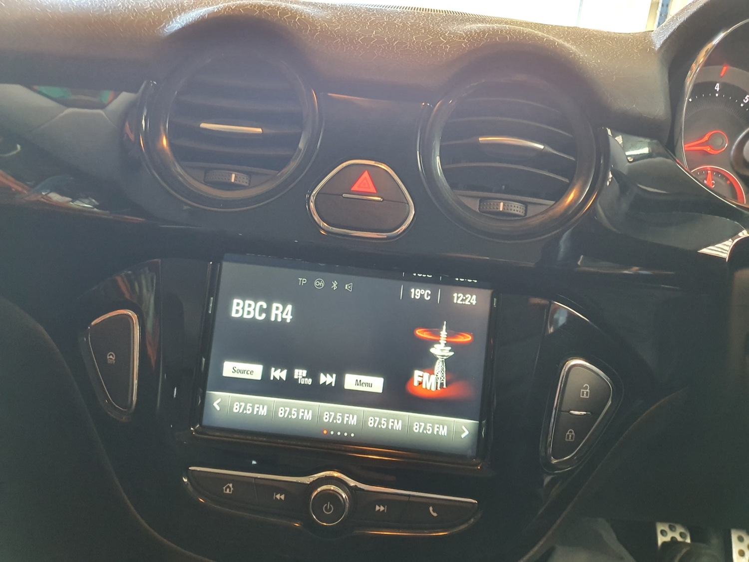 Used Vauxhall ADAM 2016 for sale - 76243126: Photo 11