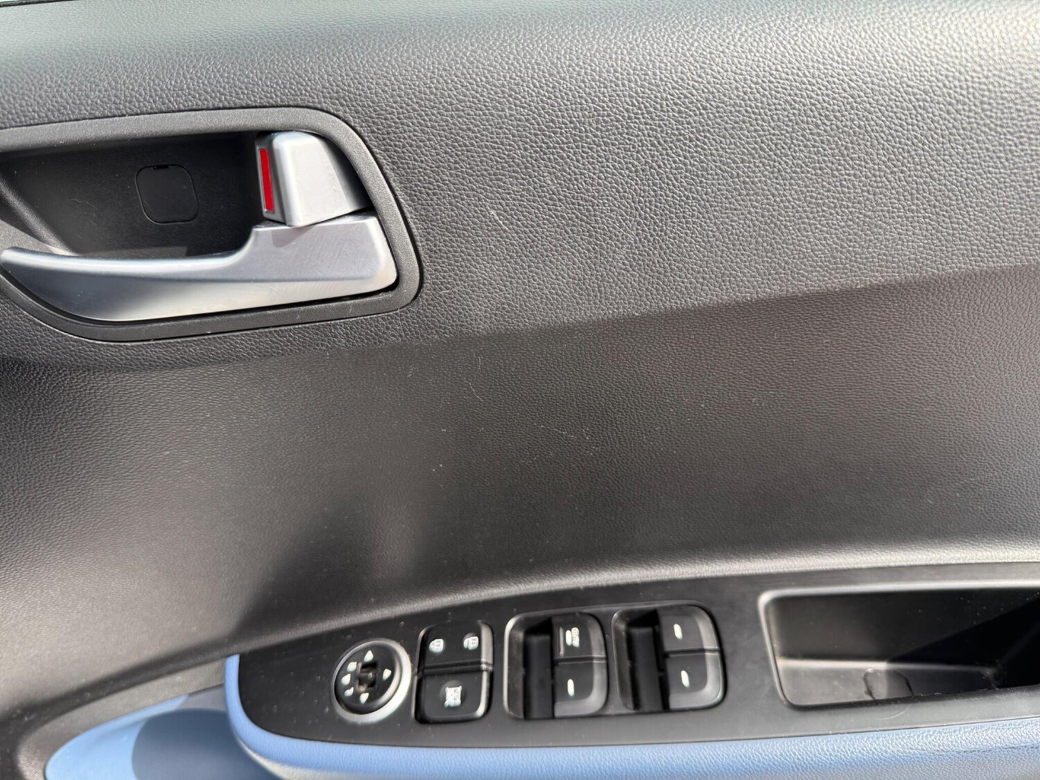 Used Hyundai i10 2015 for sale - 76214006: Photo 18