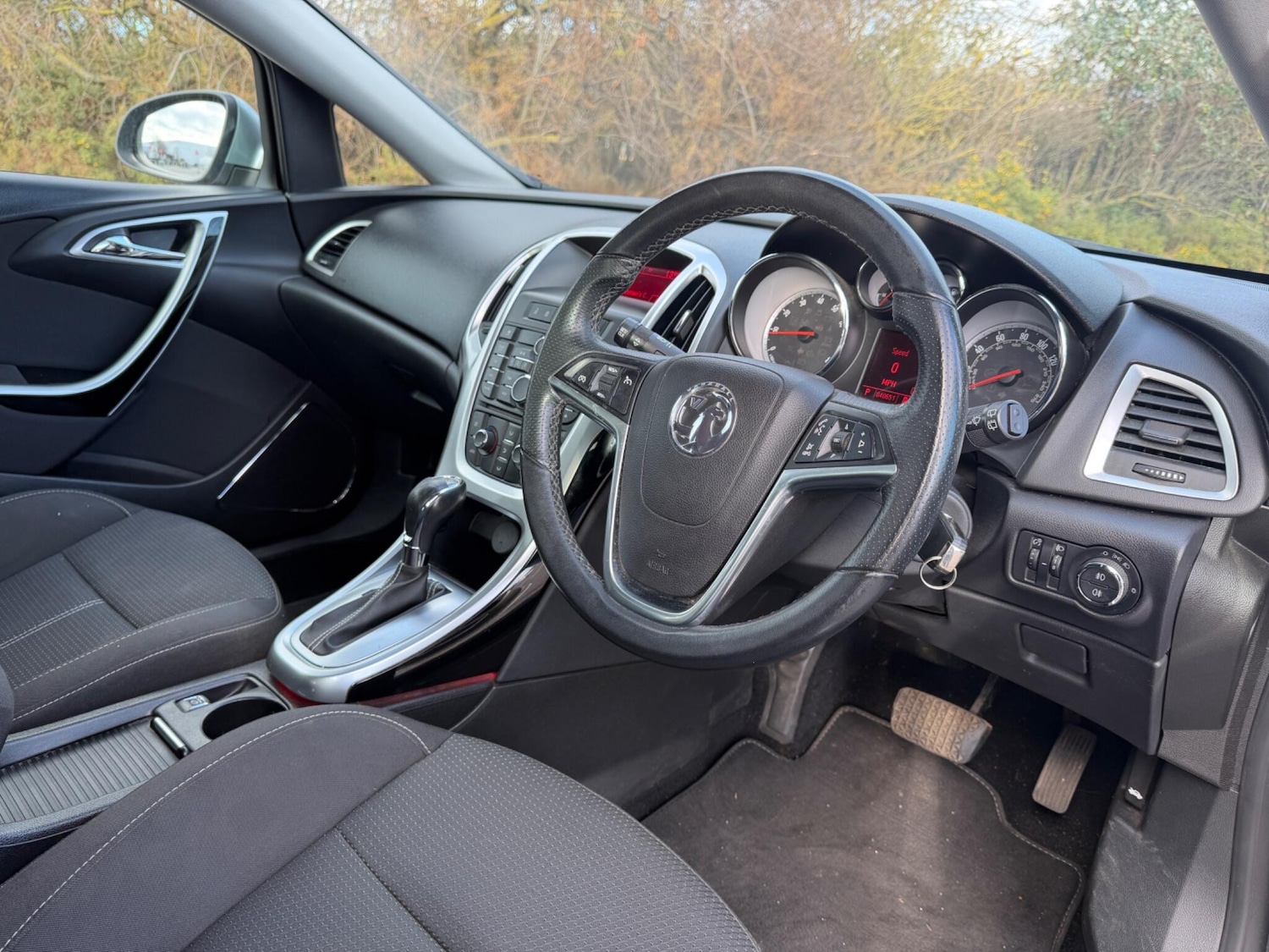 Used Vauxhall Astra 2011 for sale - 76913446: Photo 4