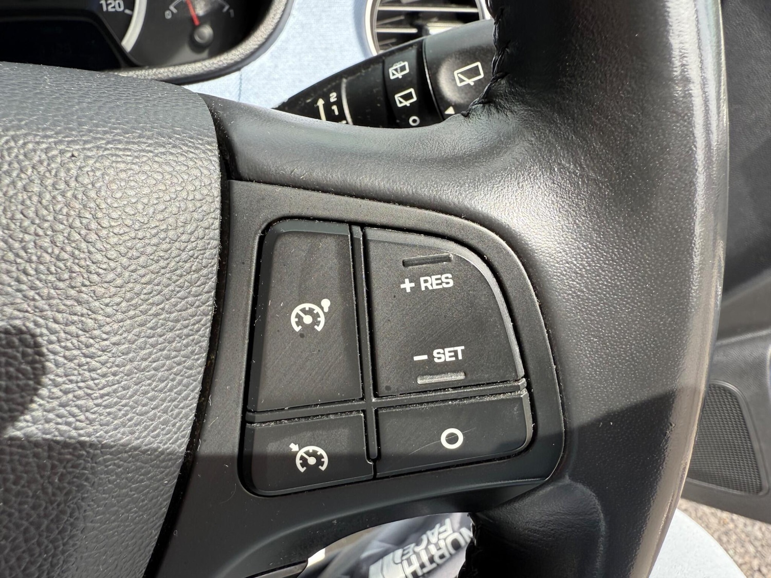 Used Hyundai i10 2015 for sale - 76702425: Photo 14