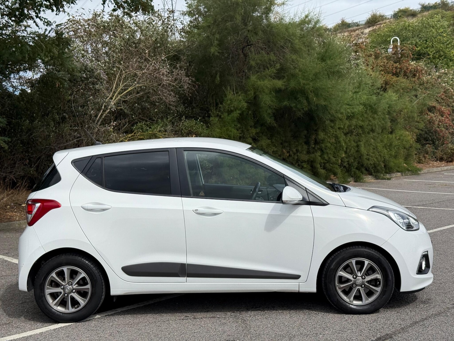 Used Hyundai i10 2015 for sale - 76702425: Photo 6