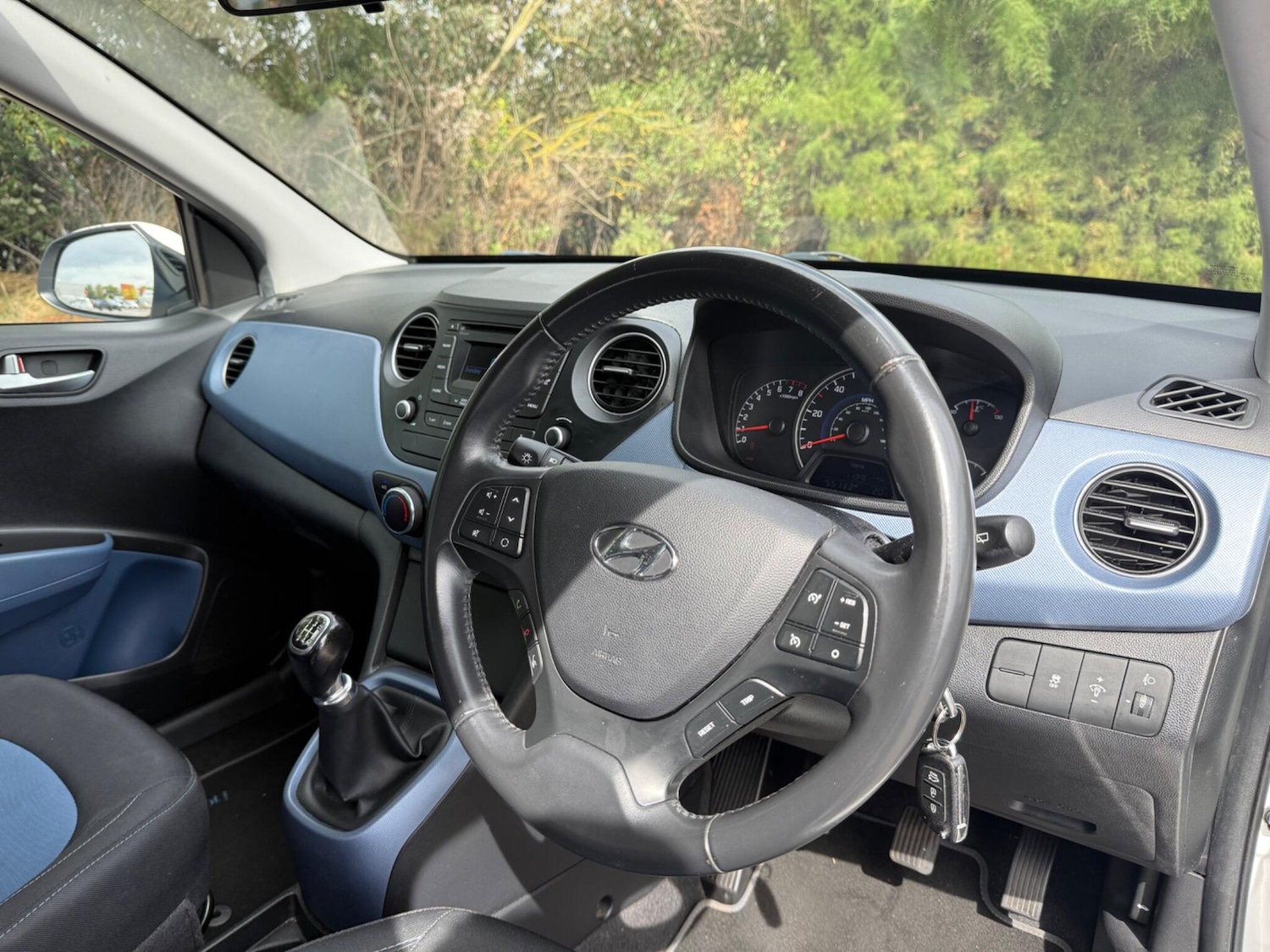 Used Hyundai i10 2015 for sale - 76702425: Photo 8