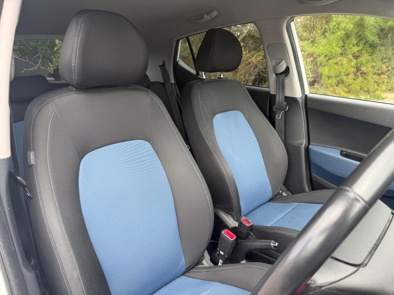 Used Hyundai i10 2015 for sale - 76702425: Photo 9