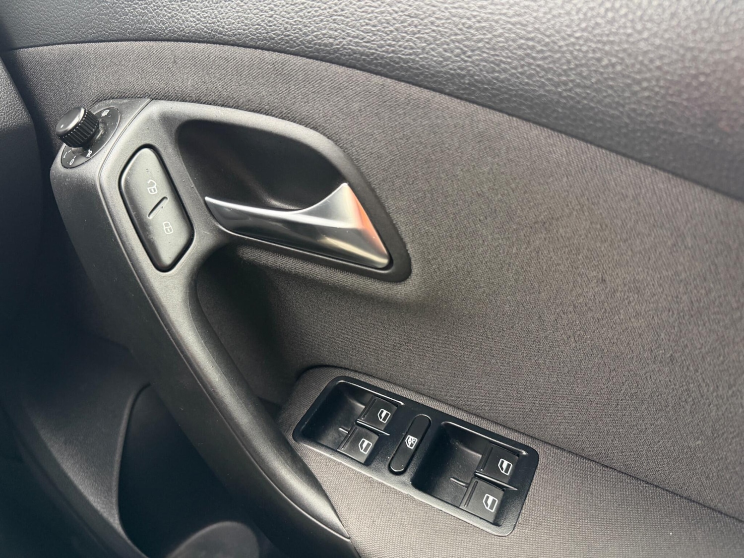 Used Volkswagen Polo 2011 for sale - 76994795: Photo 17