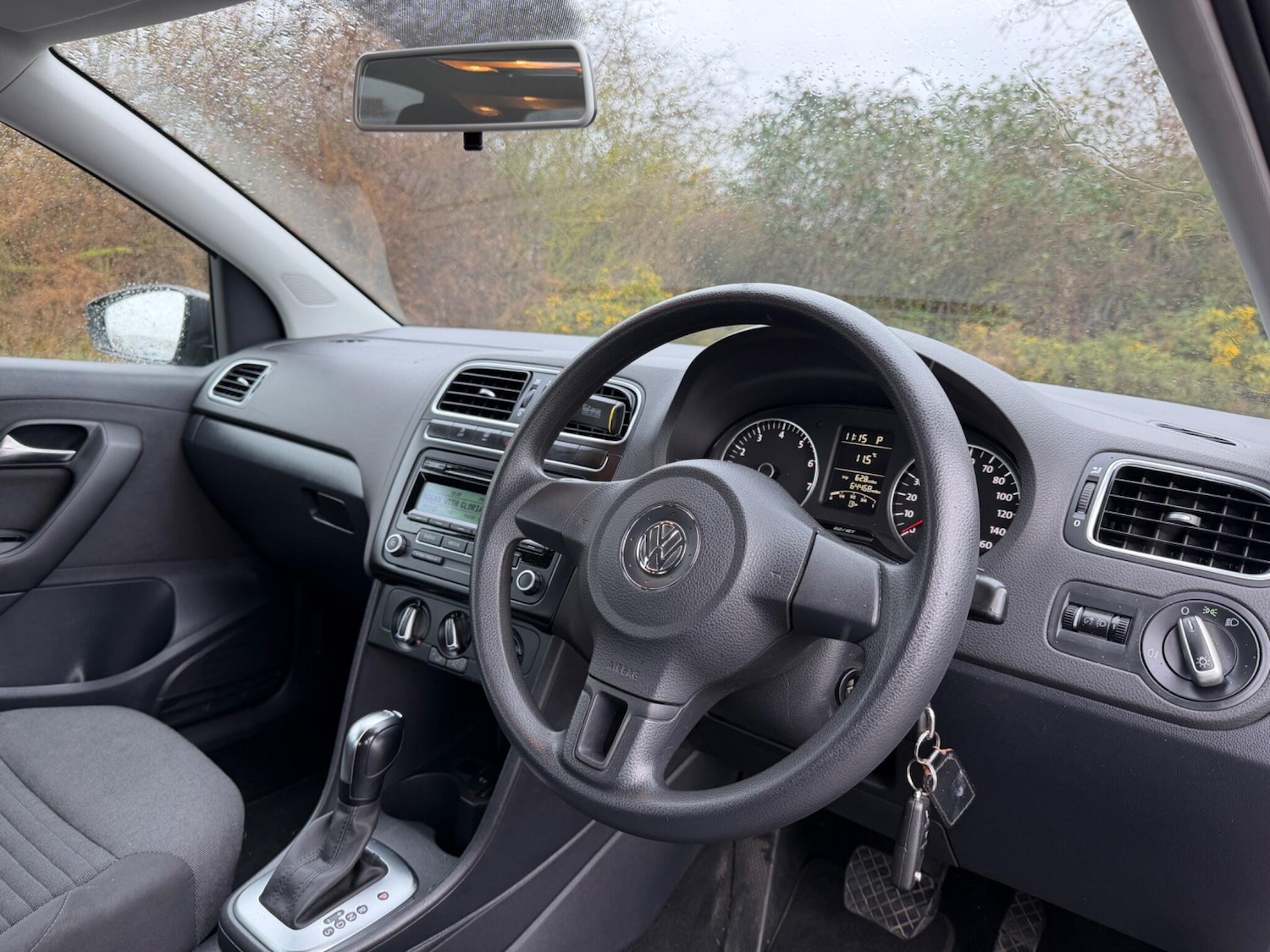 Used Volkswagen Polo 2011 for sale - 76994795: Photo 8