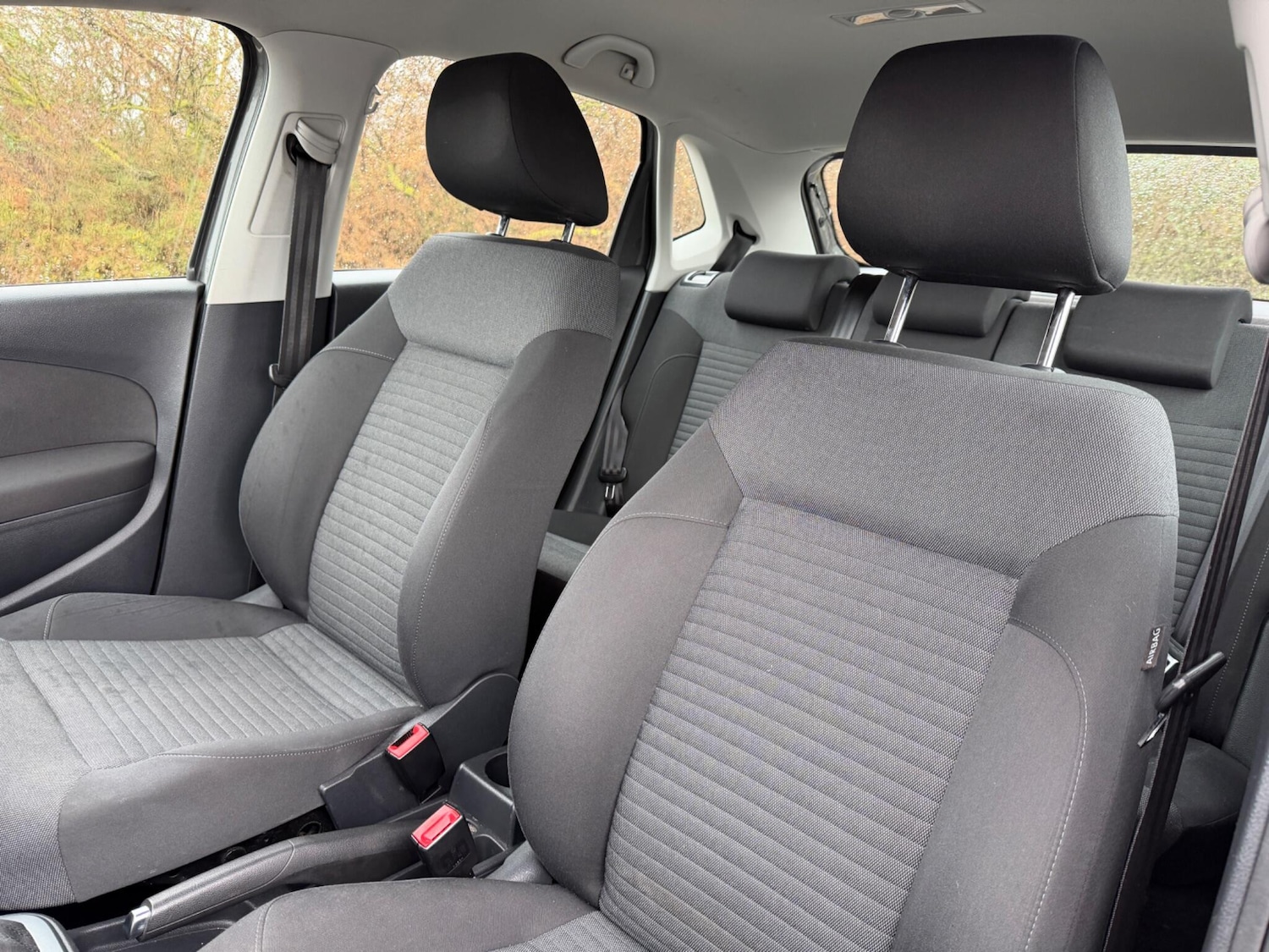 Used Volkswagen Polo 2011 for sale - 76994795: Photo 9