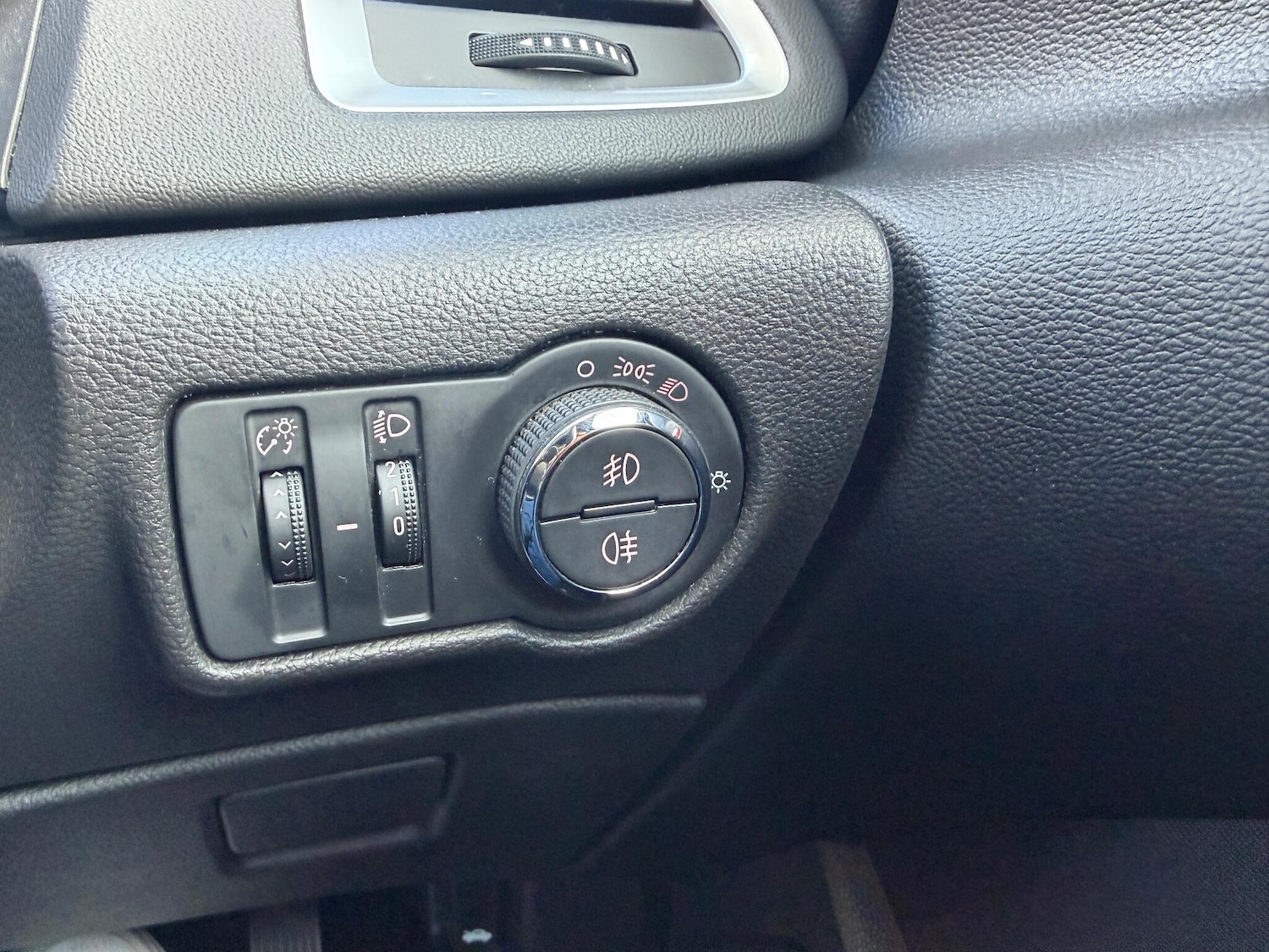 Used Vauxhall Astra 2013 for sale - 77050261: Photo 17