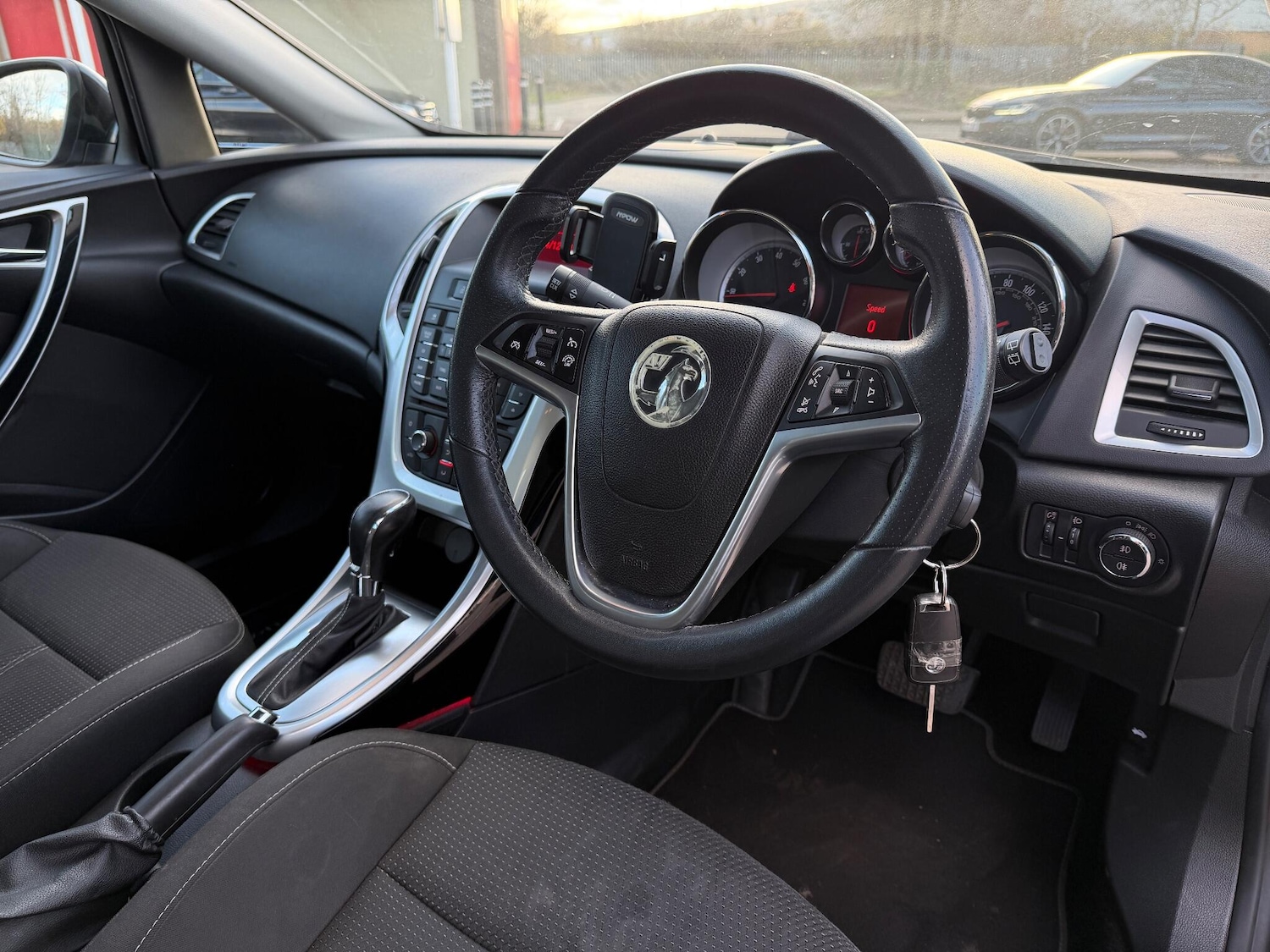 Used Vauxhall Astra 2013 for sale - 77050261: Photo 4