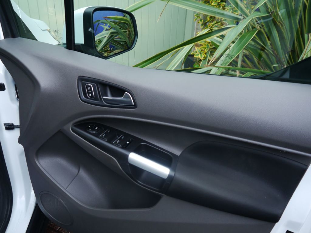 Used Ford Grand Tourneo Connect 2019 for sale - 76322763: Photo 14