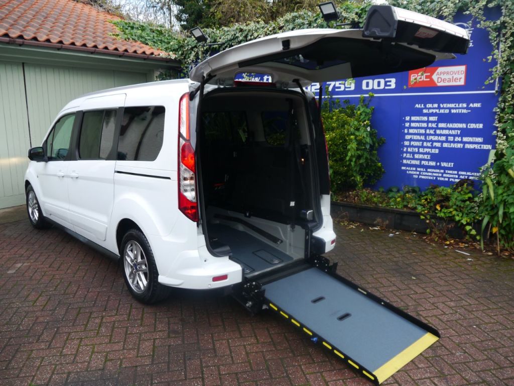 Used Ford Grand Tourneo Connect 2019 for sale - 76322763: Photo 2