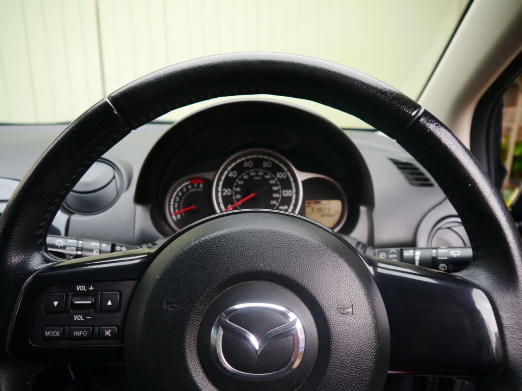 Used Mazda Mazda2 2014 for sale - 78181963: Photo 12