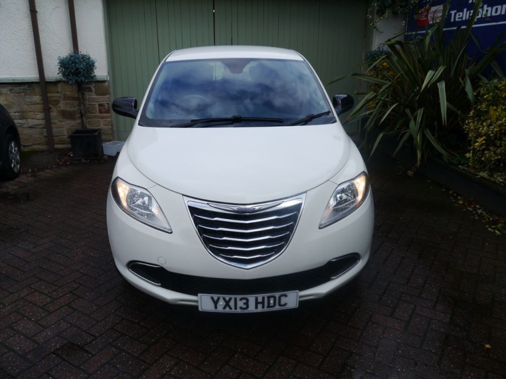 Used Chrysler Ypsilon 2013 for sale - 76332837: Photo 2