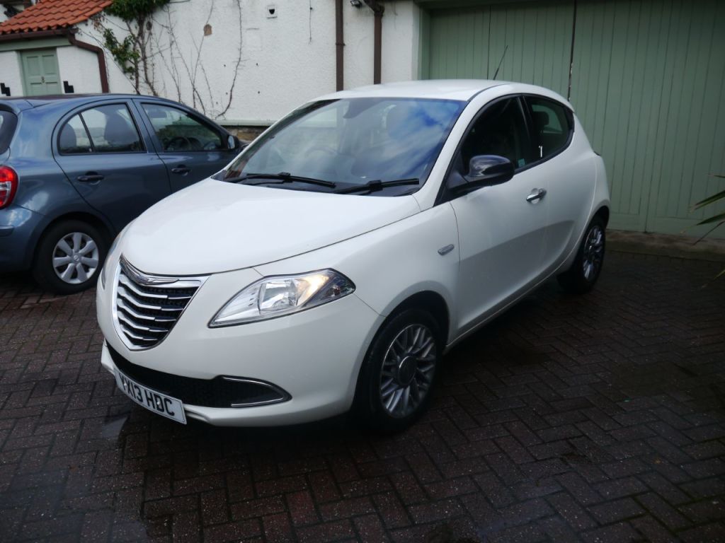 Used Chrysler Ypsilon 2013 for sale - 76332837: Photo 3