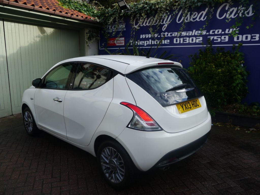 Used Chrysler Ypsilon 2013 for sale - 76332837: Photo 4