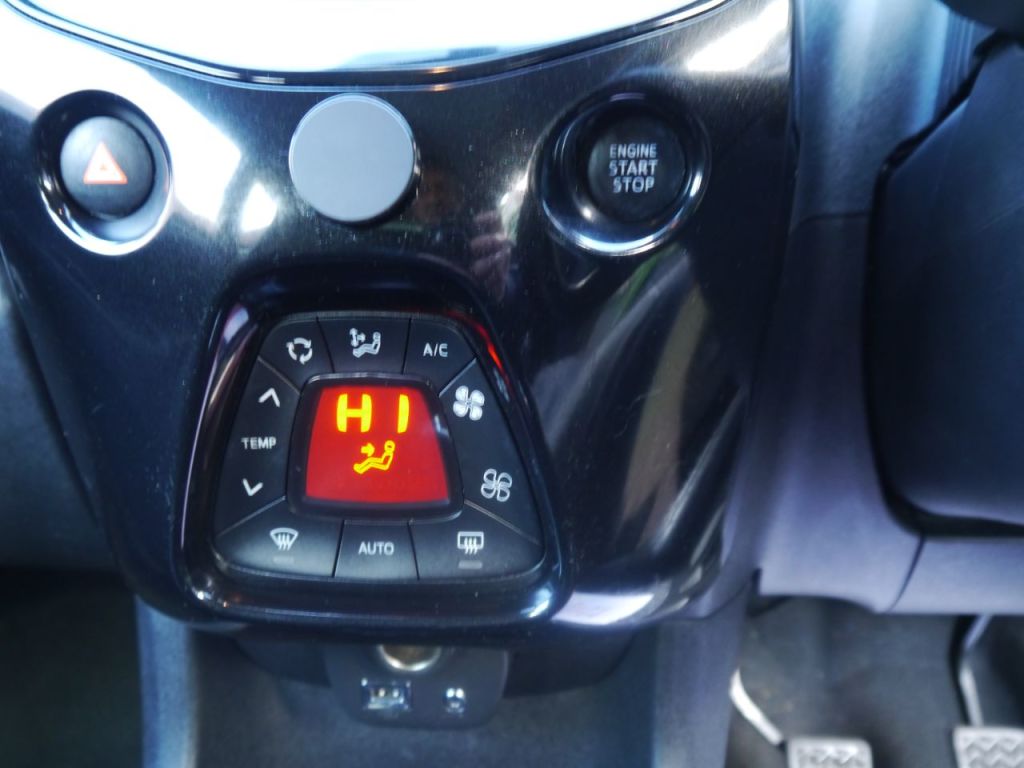 Used Toyota AYGO 2014 for sale - 76428901: Photo 11