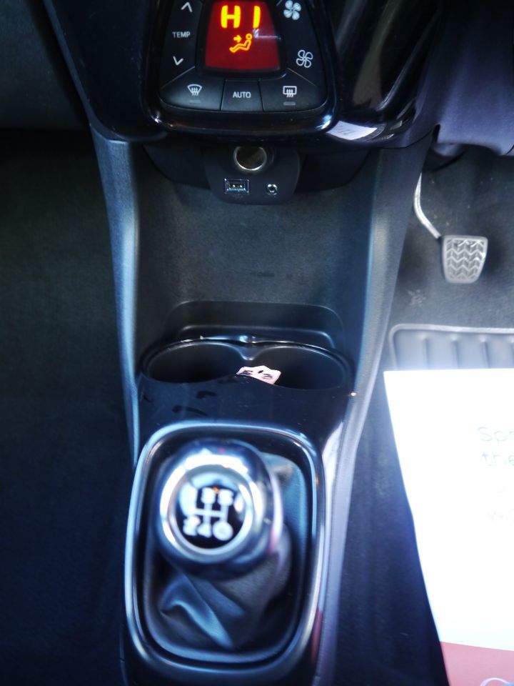 Used Toyota AYGO 2014 for sale - 76428901: Photo 12