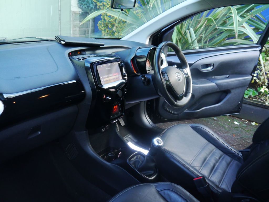 Used Toyota AYGO 2014 for sale - 76428901: Photo 15