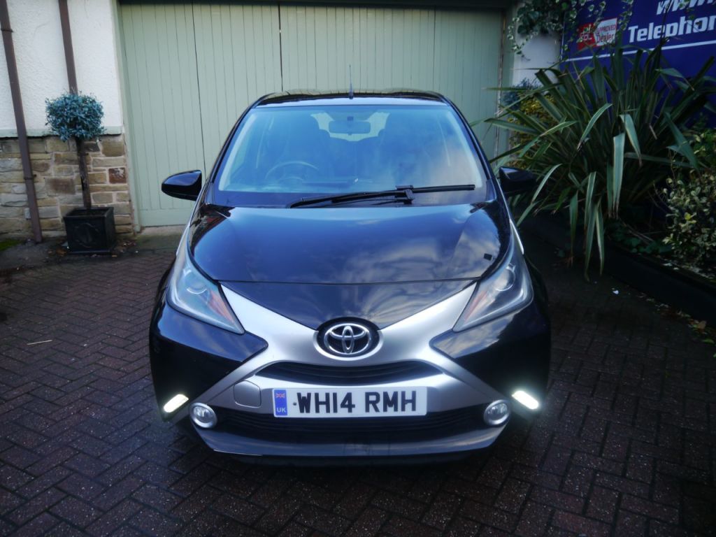 Used Toyota AYGO 2014 for sale - 76428901: Photo 2