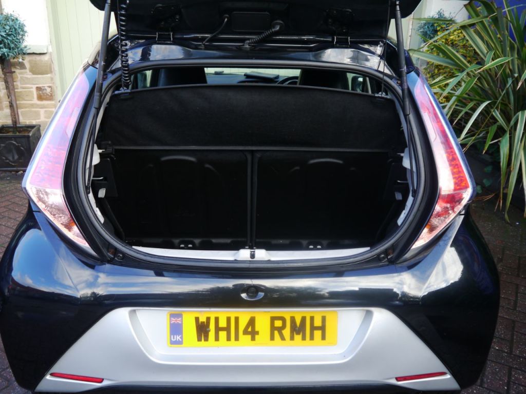 Used Toyota AYGO 2014 for sale - 76428901: Photo 7