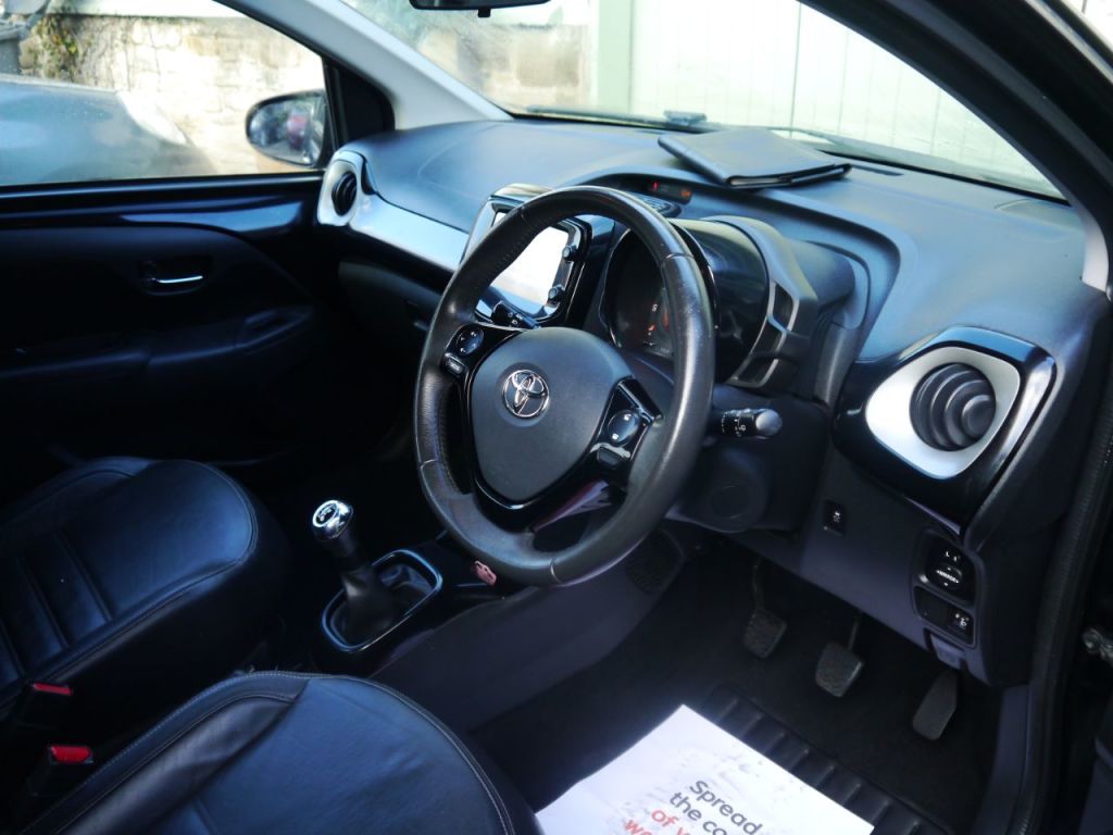 Used Toyota AYGO 2014 for sale - 76428901: Photo 8